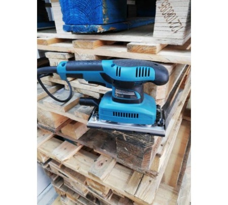  Makita 3710