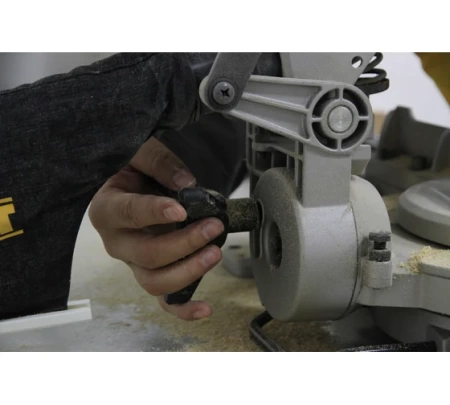 ���� ����������� DEWALT DW714-KS