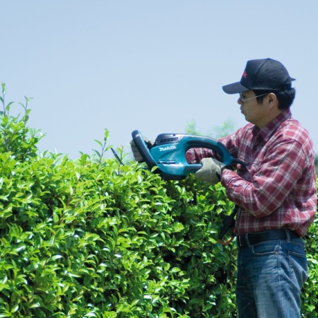   Makita UH7580