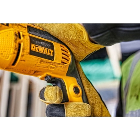 Дрель ударная DEWALT DWD024-QS, DWD024-QS Дрель ударная DEWALT DWD024-QS