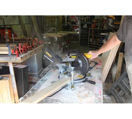 ���� ����������� DEWALT DW714-KS