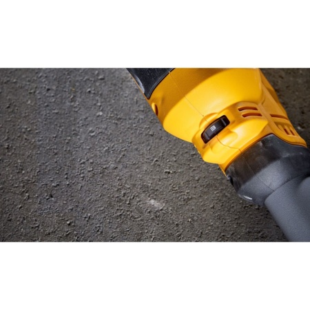���������� ��� ���� DEWALT DWE7800-QS (530��, 225��, 1200-2400 ���/���)