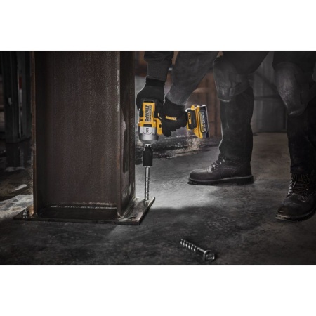 ��������� ������� �������������� DEWALT DCF961NT-XJ (18�, 2372��, 1890��/���, ��� ��� � ��, ����)